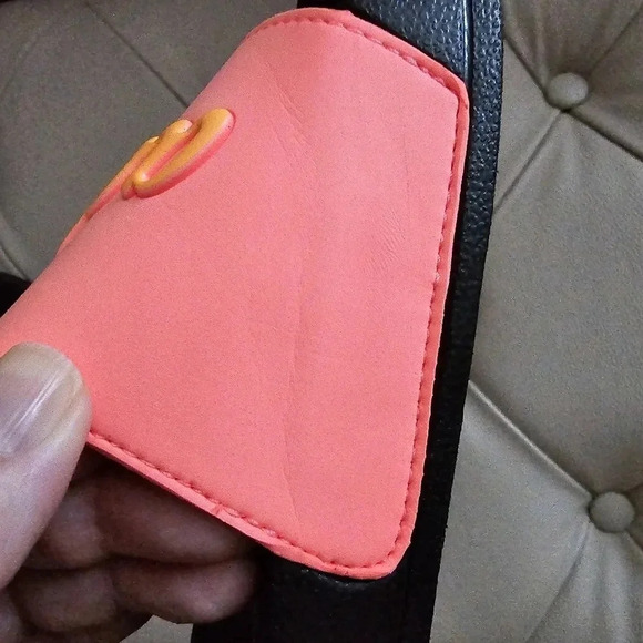❤️HOST PICK❤️ Adidas Slides Adilette Coral Black size 8 - Picture 4 of 7